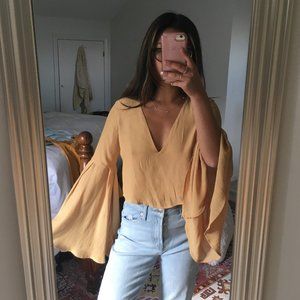 Forever 21 Flounce Sleeve V-neck Crop Top